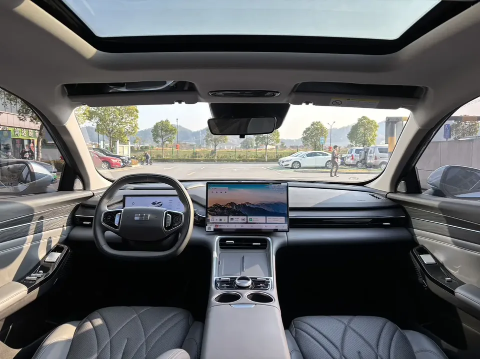 Geely Galaxy L6 Galaxy L6 2025 1.5 EM-i DHT 140KM Starship Edition 2025 — thumbnail 5