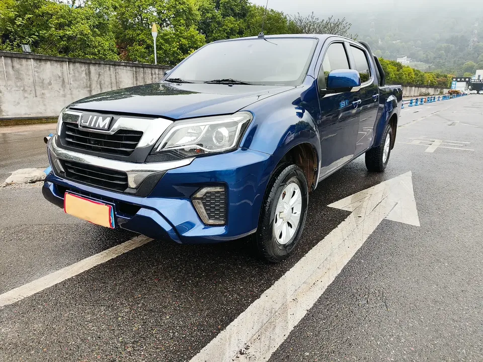 Isuzu RE-MAX 2024