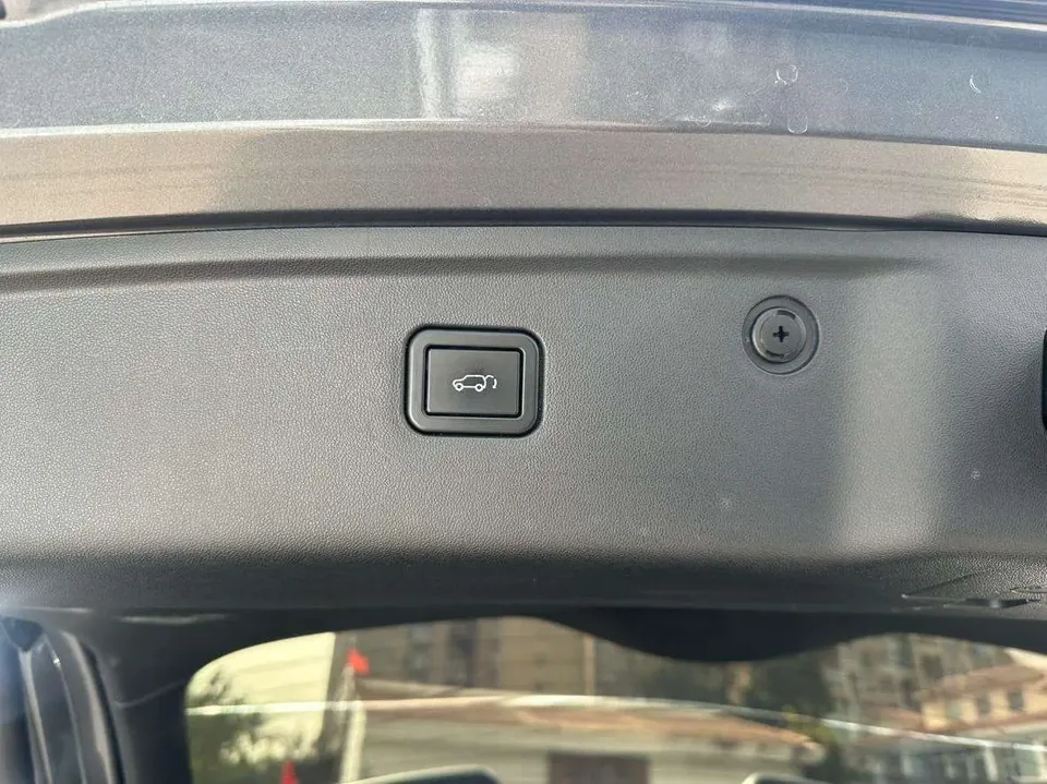 Oshan Changan Auchan Z6 Blue Whale 1.5T DCT Smart City Edition 2023 — миниатюра 4