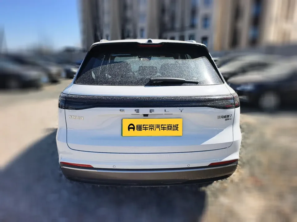 Geely Galaxy Starship 7 EM-i Galaxy Starship 7 EM-i 2026 135KM Starship Edition 2026 — миниатюра 2