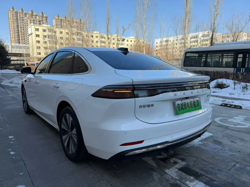 Geely Galaxy A7 PHEV 150km Explorer+ Edition 2025 — миниатюра 4