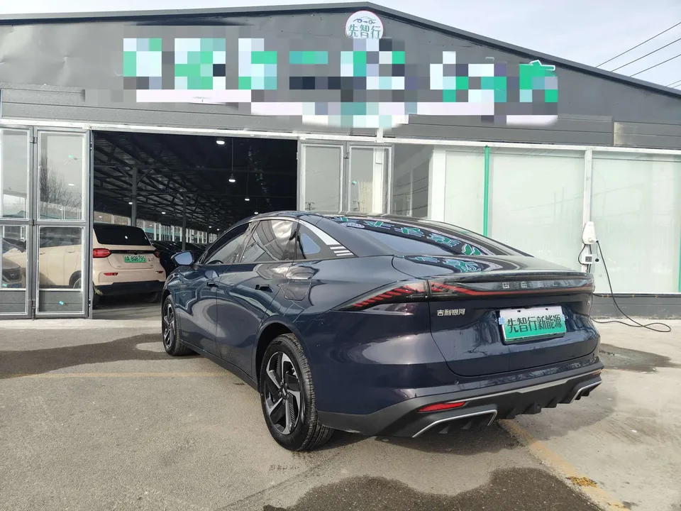 Geely Galaxy L6 1.5T DHT 125km Starship 2024 — миниатюра 4