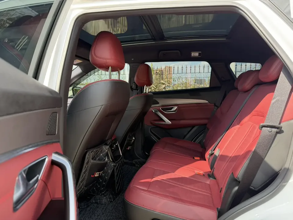 Jetour Jietu X70 PLUS JETOUR X70 PLUS 2025 1.5T 6DCT Elite 5-seater 2025 — миниатюра 4