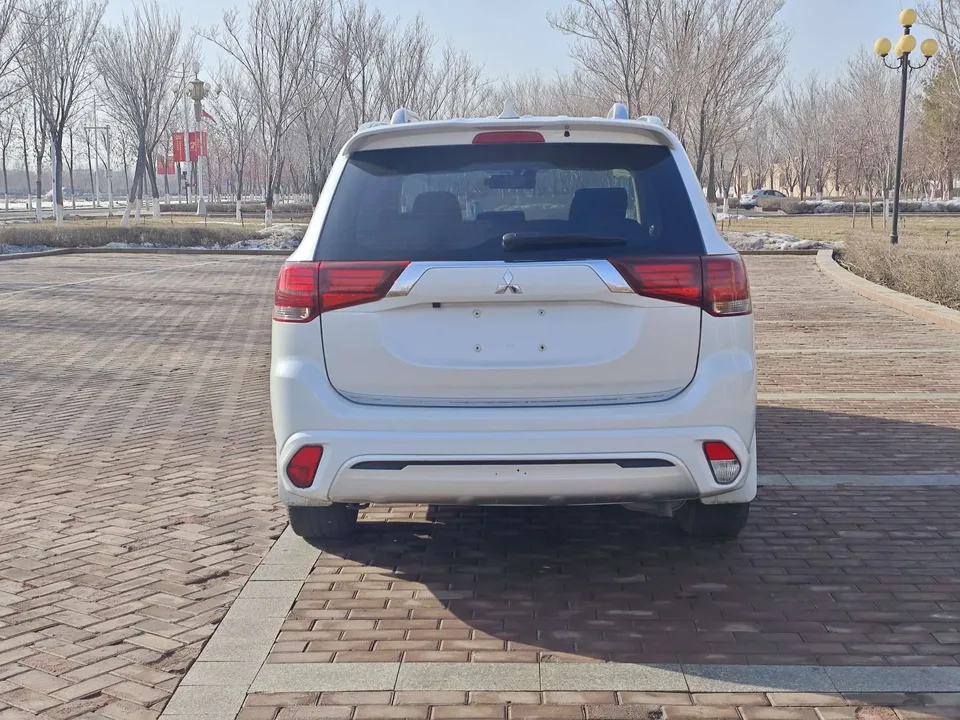 Mitsubishi Outlander facelift 2.0L 2WD 5-seater 2023 — миниатюра 2