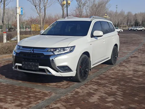 Mitsubishi Outlander 2023 купить в Москве