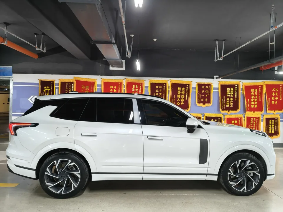 Lynk & Co 09 EM-P Lynk & Co 09 EM-P 2021 2.0TD Performance Edition Six-seat Halo 2022 — thumbnail 3