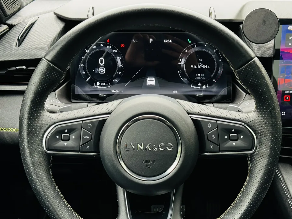Lynk & Co 03 Lynk & Co 03 2023 1.5TD DCT Plus 2023 — миниатюра 4