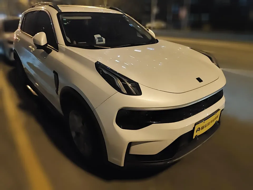 Lynk & Co 01 2.0TD 2WD Asian Games Edition 2023 — миниатюра 3