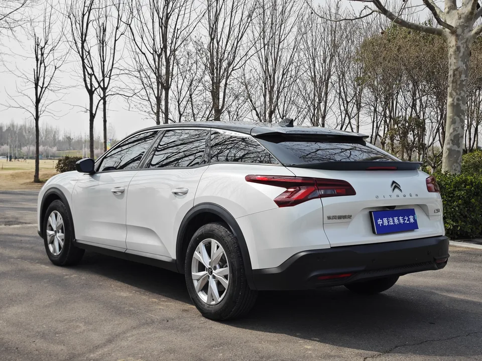 Citroen Versailles C5 X overseas version 2025 — миниатюра 4