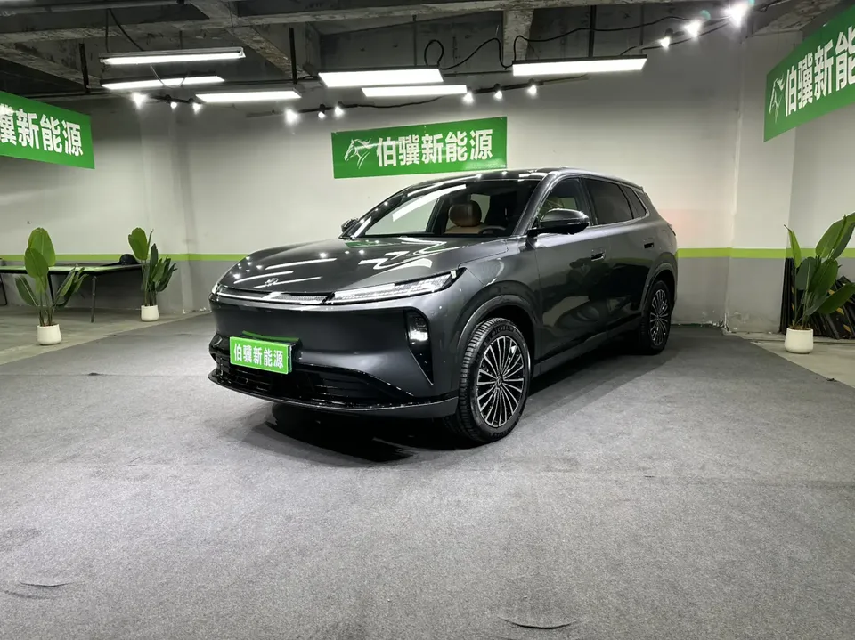 Dongfeng Fengshen L8 PHEV 2025