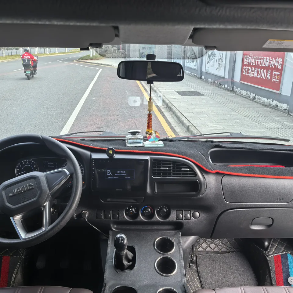 Jiangling Teshun 2.8T Space King Ordinary Model Short Axis Medium High Roof 6-Seater Diesel National VI JX493 2023 — миниатюра 3