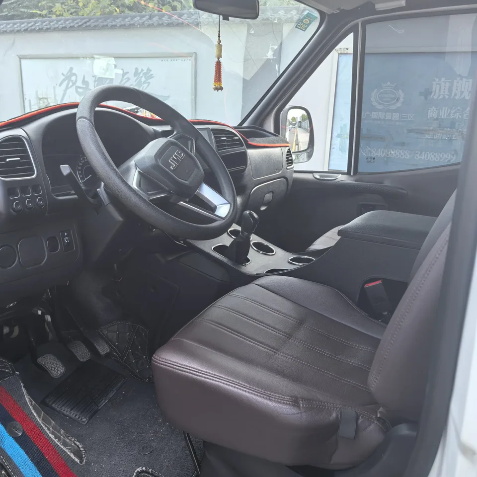 Jiangling Teshun 2.8T Space King Ordinary Model Short Axis Medium High Roof 6-Seater Diesel National VI JX493 2023 — миниатюра 4