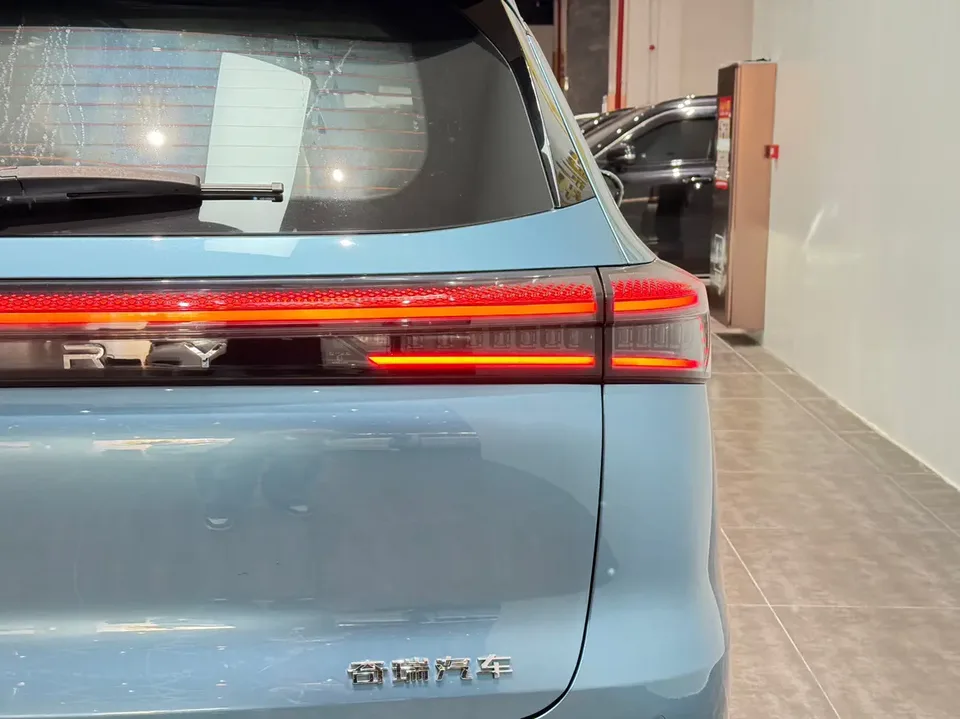 Chery Tiggo 8 PLUS C-DM Tiggo 8 PLUS C-DM 2025 1.5T Premium Edition 2025 — миниатюра 4