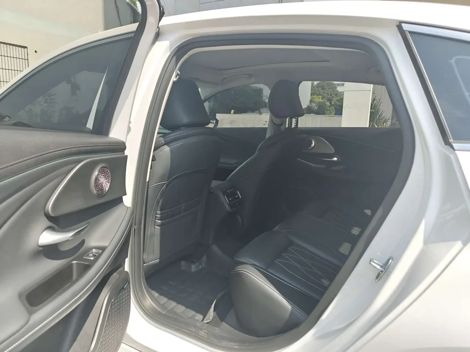 Chery Arrizo 8 1.6TGDI DCT Elegant 2022 — миниатюра 5