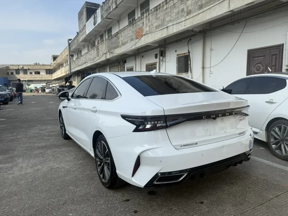 Chery Arrizo 8 1.6TGDI DCT Elegant 2023 — миниатюра 2