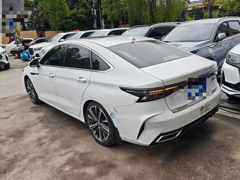 Chery Arrizo 8 1.6TGDI DCT Elegant 2023 — миниатюра 4