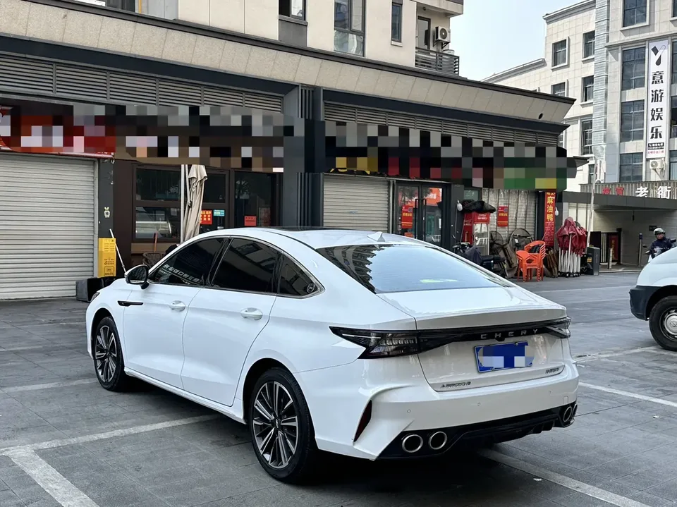 Chery Arrizo 8 1.6TGDI DCT Intelligent 2025 — миниатюра 5