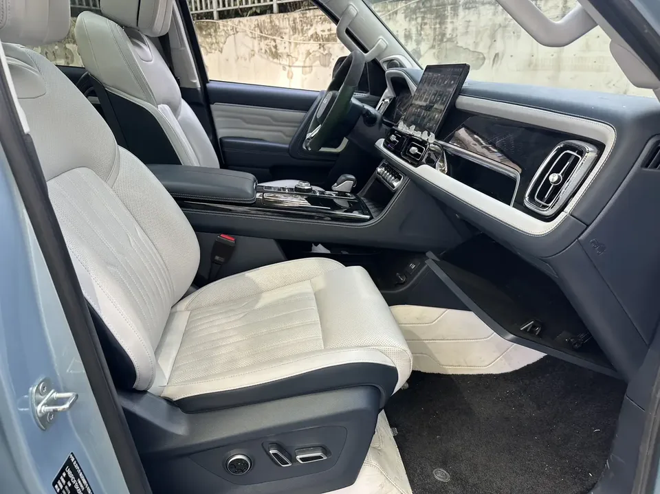 BAIC Beijing Off-road BJ60 Beijing Off-road BJ60 2022 2.0T automatic 11-piece seven-seater 2023 — миниатюра 3