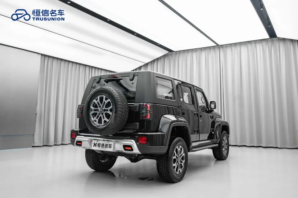 BAIC Beijing Off-road BJ40 2.0T Automatic 4WD City Hunter Glory Edition 2025 — миниатюра 2