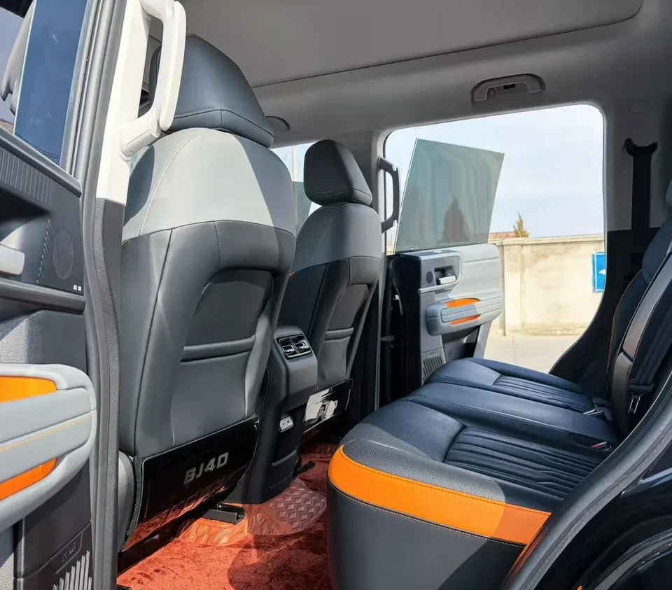 BAIC Beijing Off-road BJ40 Beijing Off-road BJ40 2024 City Hunter Edition 2.0T Automatic 4WD Knight Type 2024 — миниатюра 3