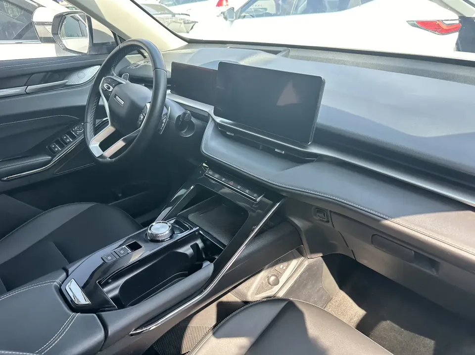 Haval H6 third generation 2.0T automatic two-wheel drive Max version 2023 — миниатюра 3