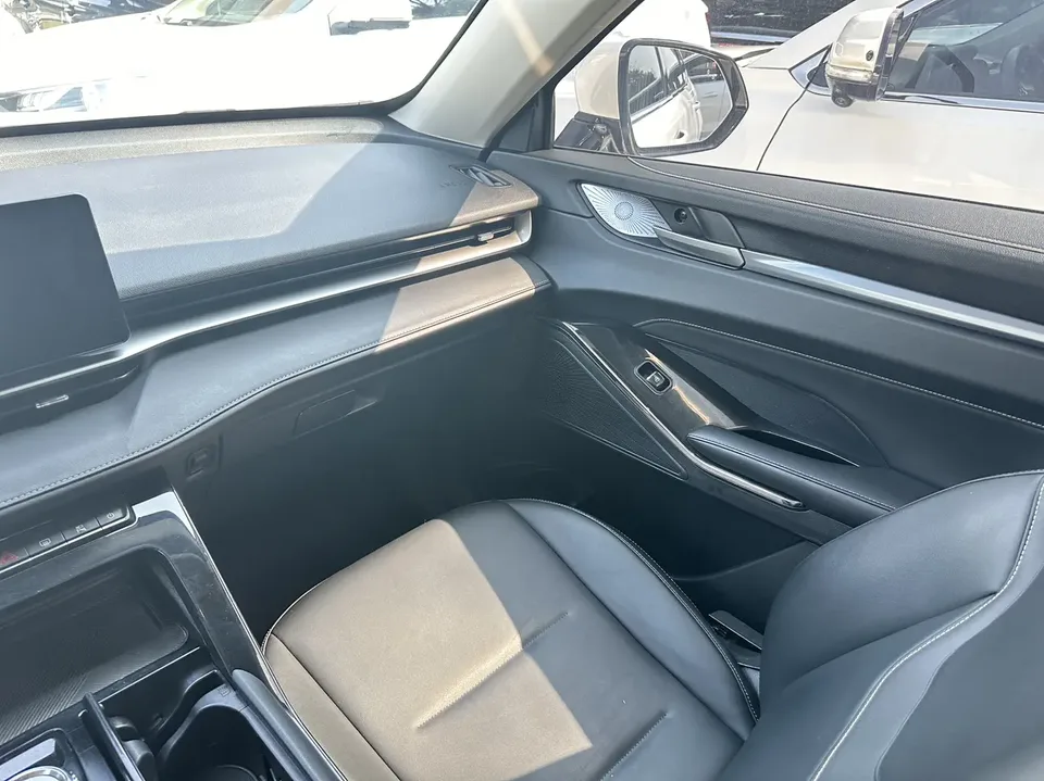 Haval H6 third generation 2.0T automatic two-wheel drive Max version 2023 — миниатюра 4
