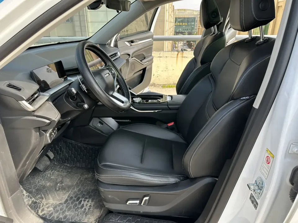Haval H6 third generation 2.0T automatic two-wheel drive Max version 2023 — миниатюра 3