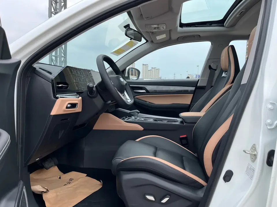 Geely Haoyue PRO 1.5TD DCT Vertical and Horizontal Edition 2024 — миниатюра 4