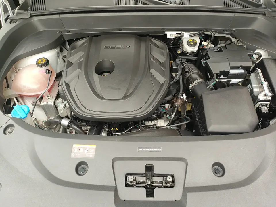 Geely Monjaro 2.0TD DCT EVO 2WD Smart Edition 2022 — миниатюра 3