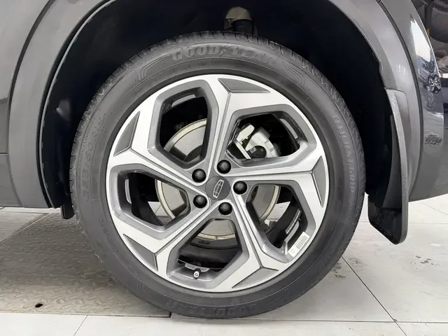 Geely Monjaro 2.0TD 2WD Xingyun Edition 2025 — миниатюра 3