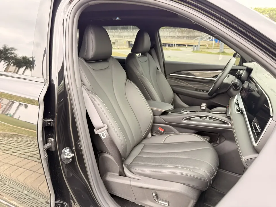 Geely Monjaro 2.0TD DCT EVO 2WD Changfeng Edition 2025 — миниатюра 3