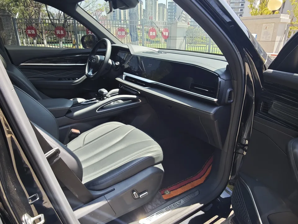 Geely Monjaro 2.0TD DCT EVO 2WD Changfeng Edition 2024 — миниатюра 4