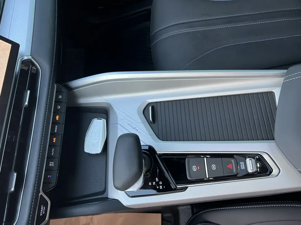 Geely Preface Xing Rui 2025 1.5T Dongfangyao Kunlun Edition 2024 — thumbnail 4