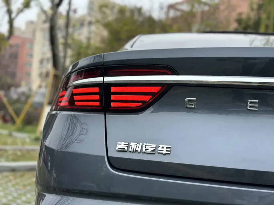 Geely Preface Xing Rui 2023 Xingrui 2023 2.0T Premium Edition 2023 — миниатюра 2