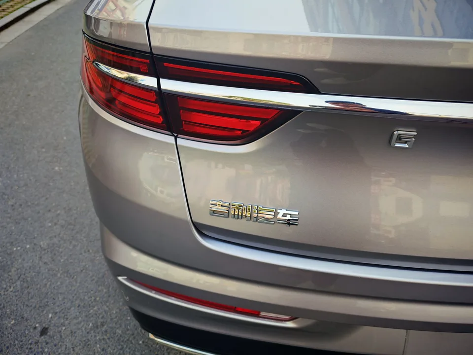 Geely Preface Xing Rui 2021 2.0T premium model 2022 — thumbnail 3