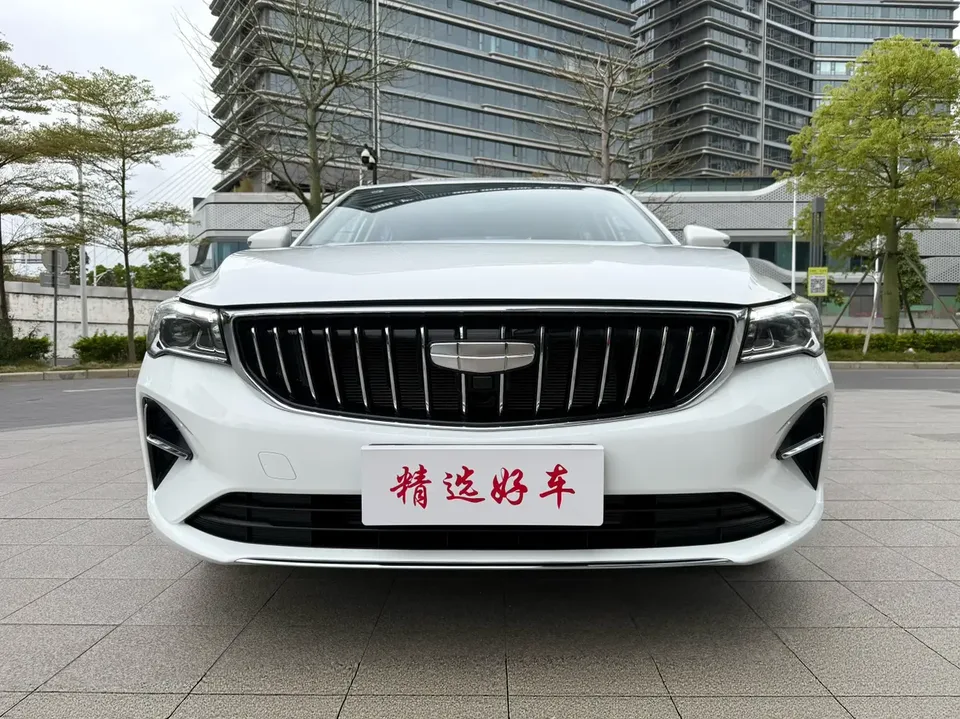 Geely Emgrand Emgrand 2025 Emgrand 2025 4th Generation 1.5L CVT Star Edition 2025 — thumbnail 4