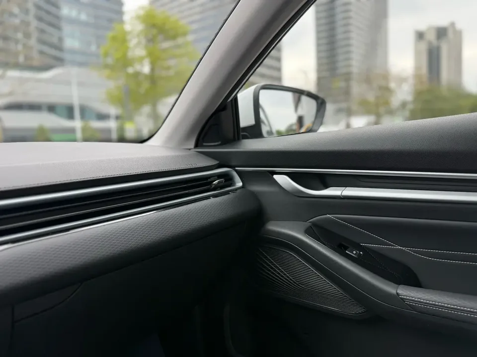 Geely Emgrand Emgrand 2025 Emgrand 2025 4th Generation 1.5L CVT Star Edition 2025 — thumbnail 5