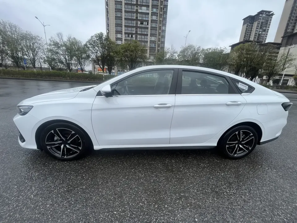 Geely Binrui Binrui 2024 Binrui 2024 Binrui COOL 1.5T DCT Champion Edition 2024 — thumbnail 4