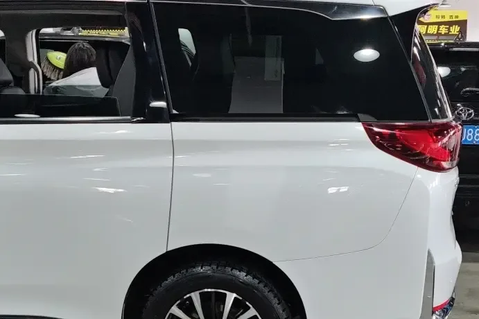 GAC Trumpchi M8 Trumpchi M8 2023 Trumpchi M8 2023 Lingxiu Series 390T Deluxe Edition 2023 — thumbnail 3