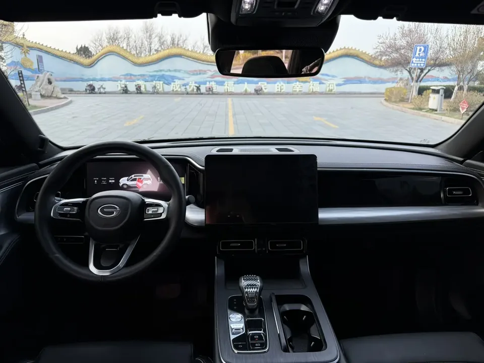 GAC Trumpchi GS8 Trumpchi GS8 2022 Pilot Series 2.0TGDI 2WD luxury smart connected version 7 seats 2023 — миниатюра 3