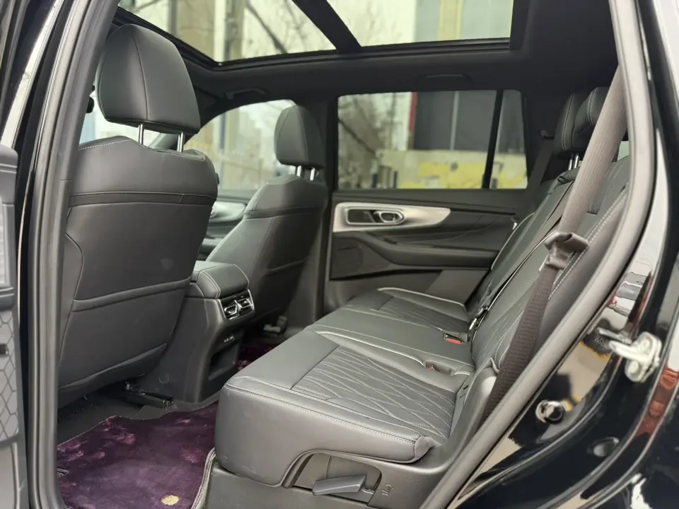 GAC Trumpchi GS8 Trumpchi GS8 2025 Pilot Series 2.0TGDI 2WD 5-seater Luxury Edition 2026 — миниатюра 3