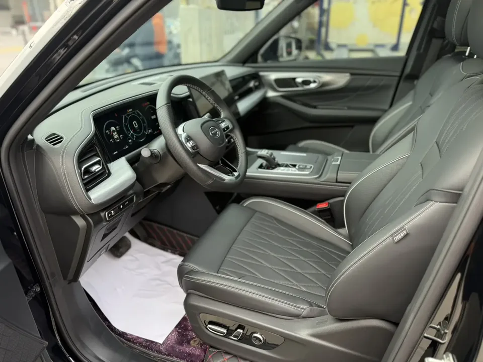 GAC Trumpchi GS8 Trumpchi GS8 2025 Pilot Series 2.0TGDI 2WD 5-seater Luxury Edition 2026 — миниатюра 5