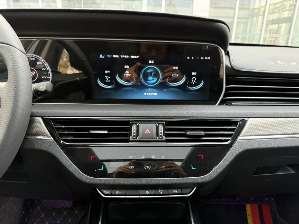 Hongqi HS5 Hongqi HS5 2022 facelift 2.0T Zhilian Qixiang Edition 2022 — миниатюра 3