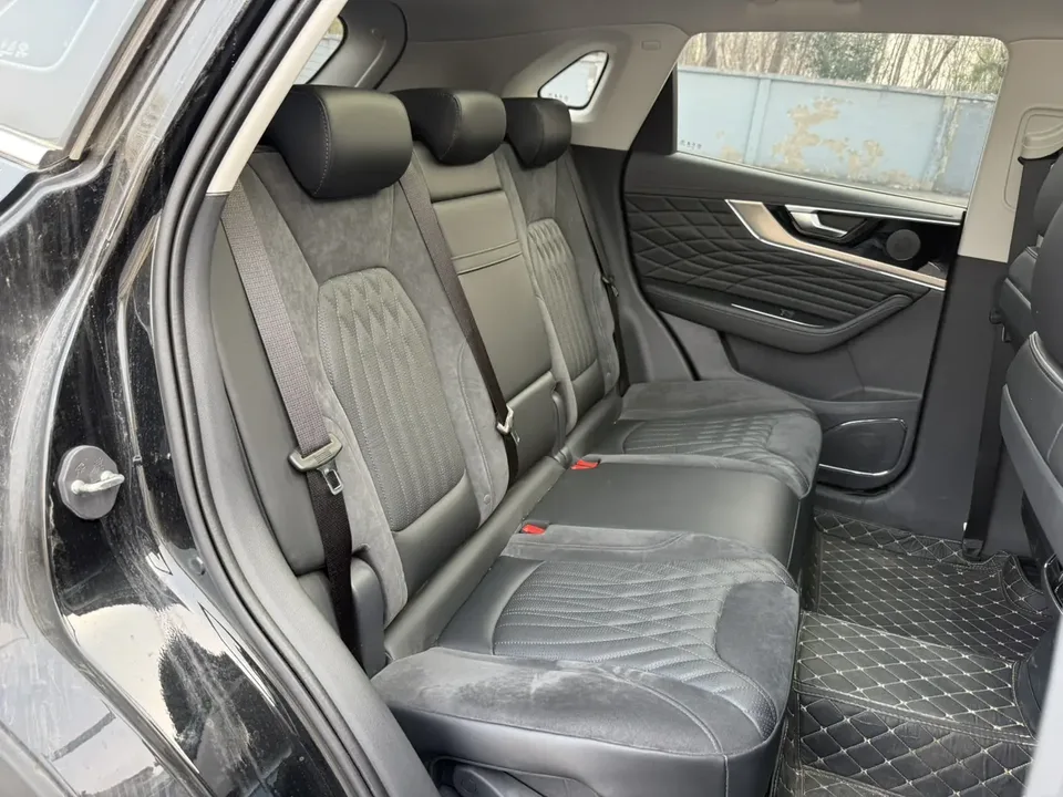 Hongqi HS5 Hongqi HS5 2022 facelift 2.0T Zhilian Qixiang Edition 2022 — миниатюра 4
