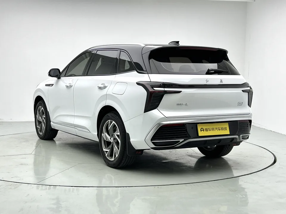 Hongqi HS3 PHEV 115km Jinwei Edition 2025 — миниатюра 2