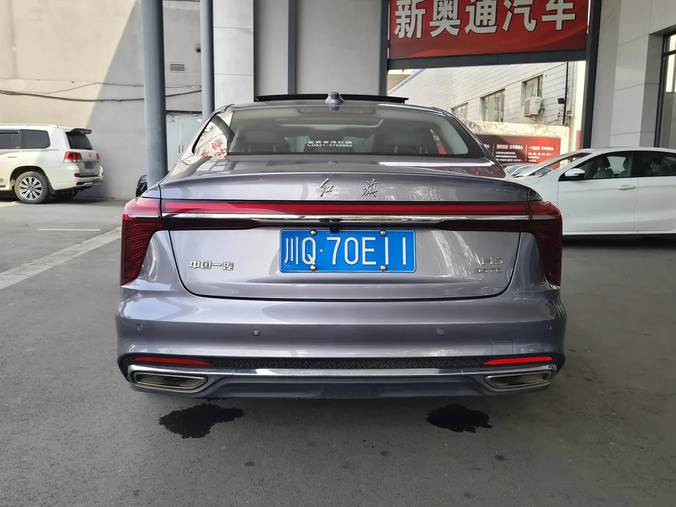 Hongqi H5 Hongqi H5 2023 1.5T DCT Zhilian Qiyun Edition 2024 — миниатюра 2