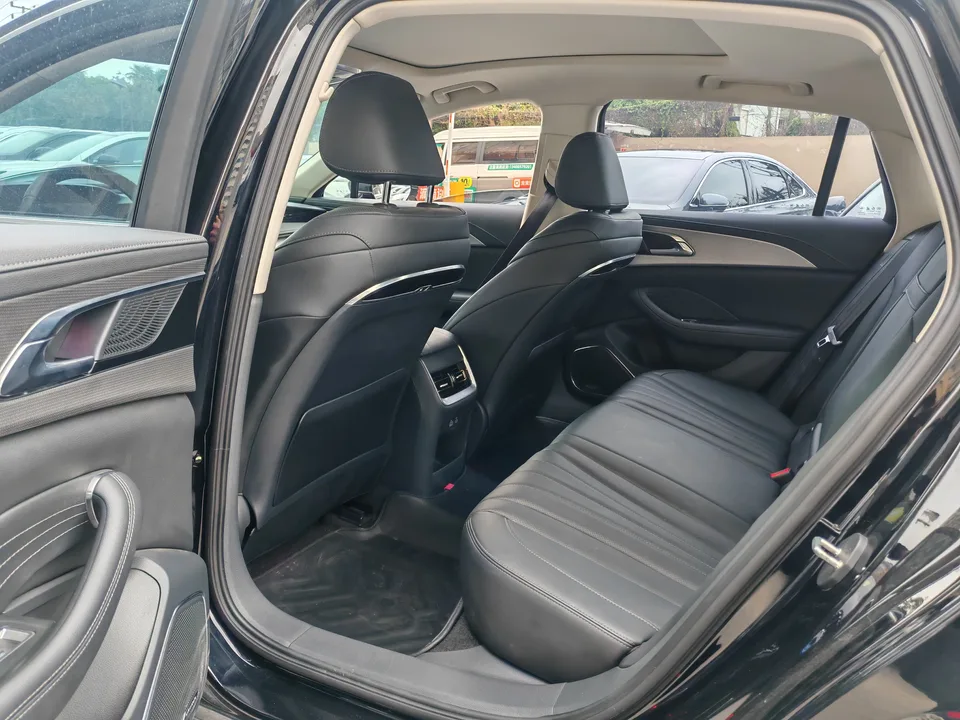 Hongqi H5 Hongqi H5 2023 2.0T Automatic Intelligent Connected Flag Edition 2023 — миниатюра 4