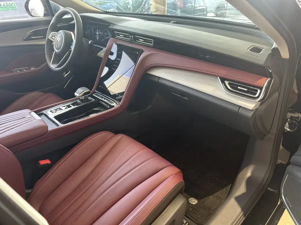 Hongqi H5 Hongqi H5 2025 2.0T Automatic Flagship 500,000 Commemorative Edition 2026 — миниатюра 2