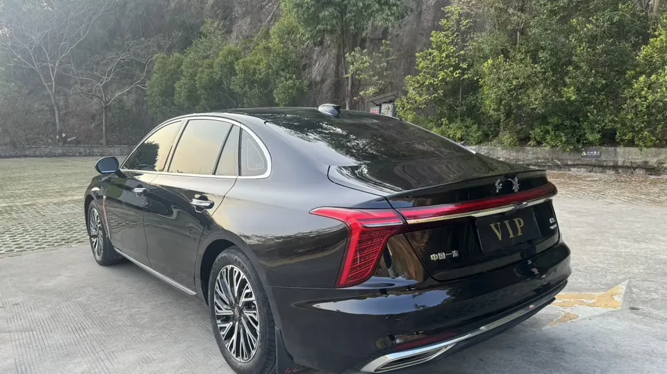 Hongqi H5 Hongqi H5 2024 2.0T Automatic Intelligent Connection Flagship Chang Edition 2023 — миниатюра 2