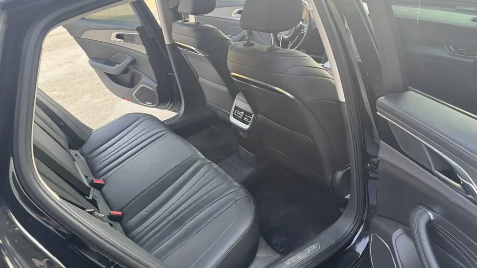 Hongqi H5 Hongqi H5 2024 2.0T Automatic Intelligent Connection Flagship Chang Edition 2023 — миниатюра 4
